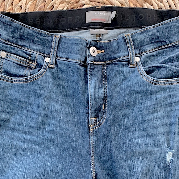 Torrid Destructed Bombshell Straight 16 X-Short - Picture 12 of 16